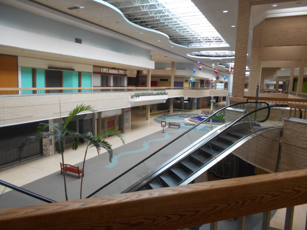 Visiting an Abandoned Mall - Laura's Books and Blogs