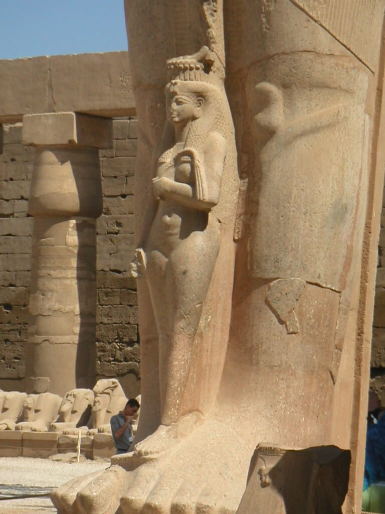 Nefertari Statue