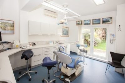 oral surgeon operating room