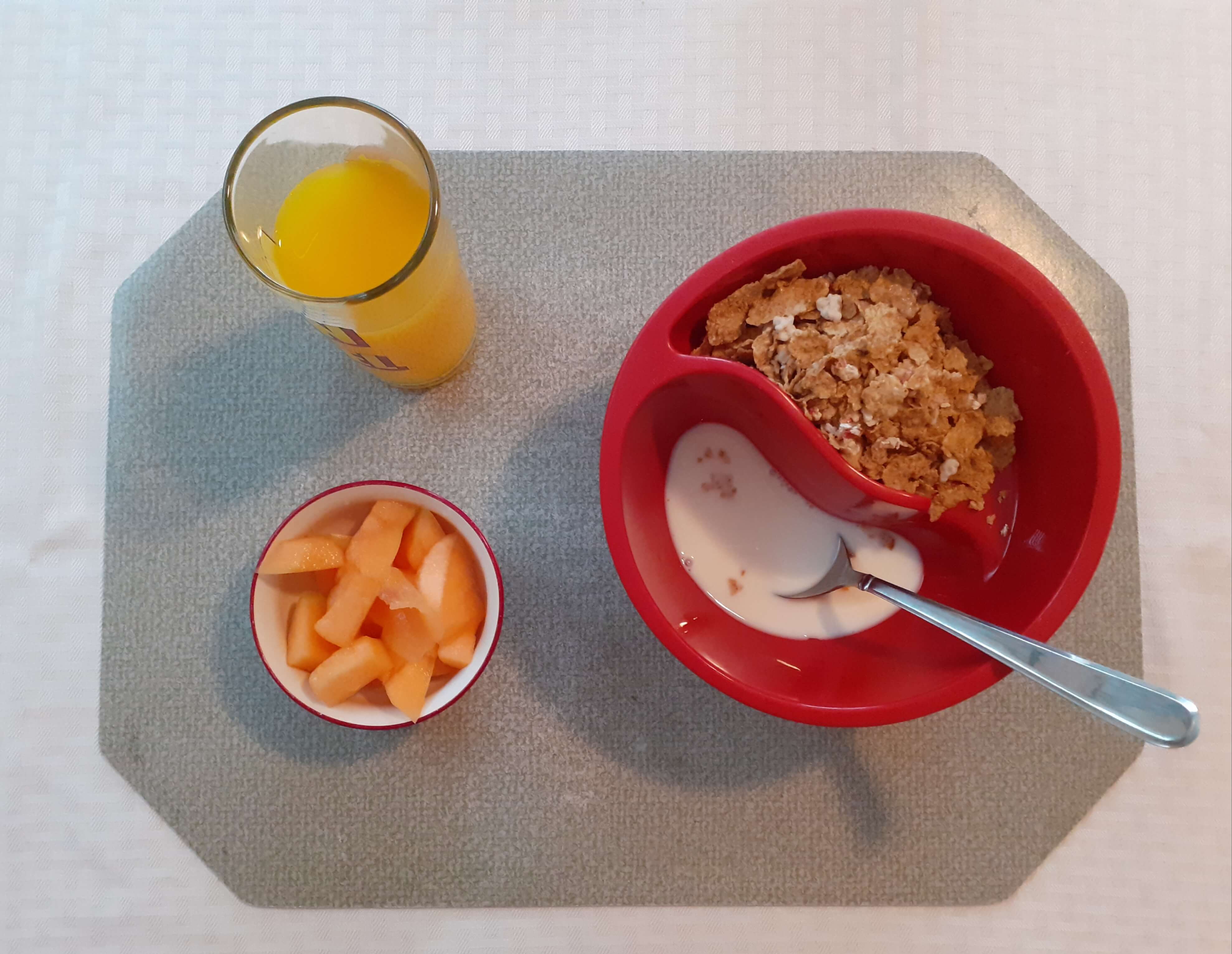 cereal, orange juice, cantaloupe