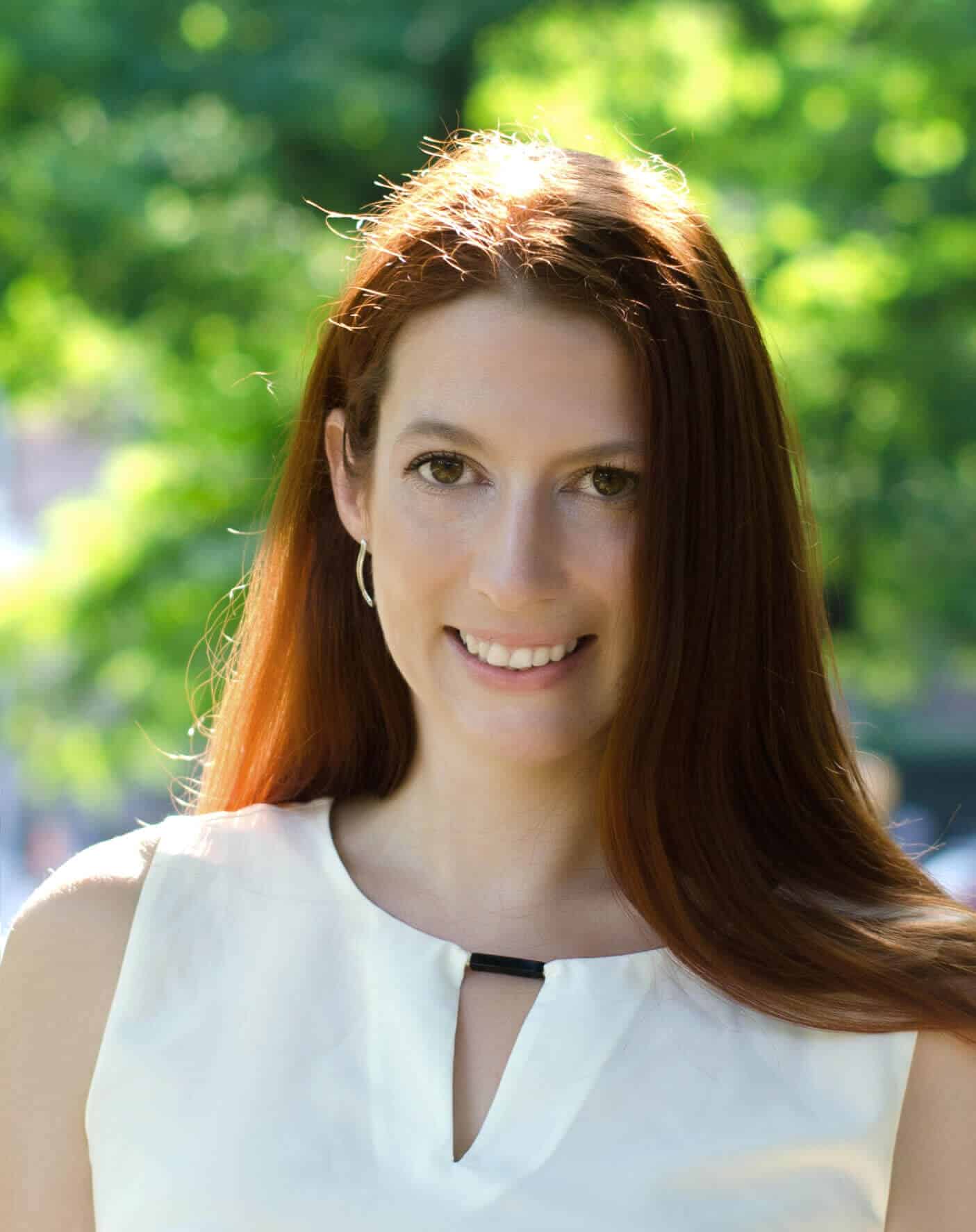 Jessica Stilling headshot