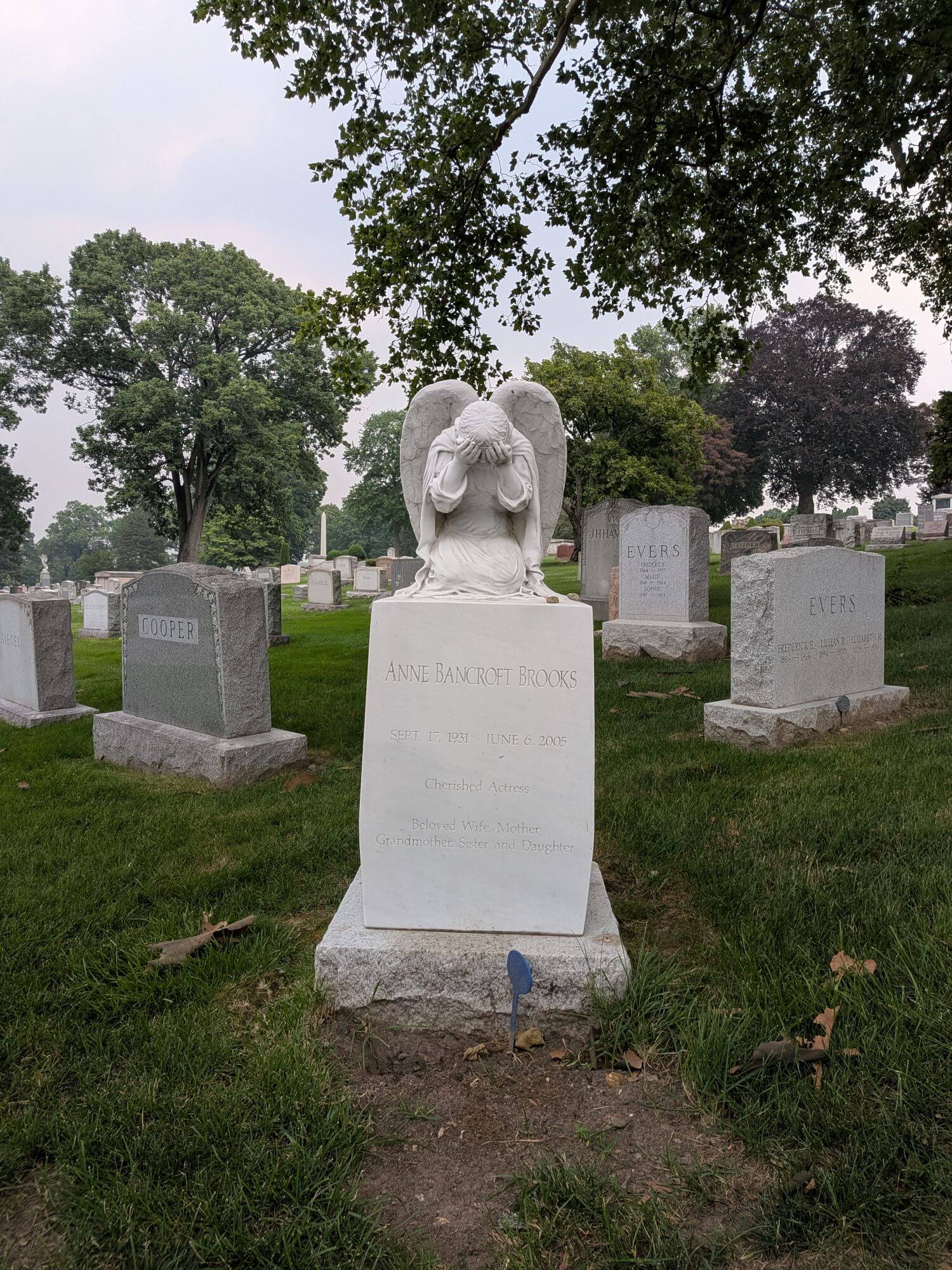 Anne Bancroft grave